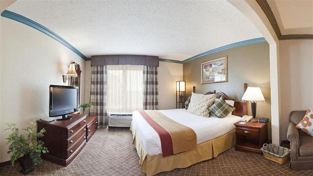 Holiday Inn Express & Suites Austin North Central, An Ihg Hotel Ngoại thất bức ảnh